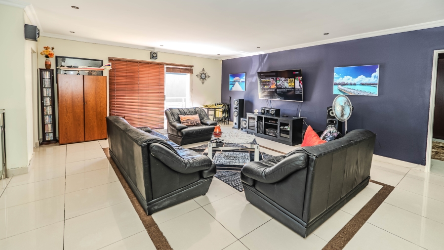 6 Bedroom Property for Sale in Rouxville Western Cape